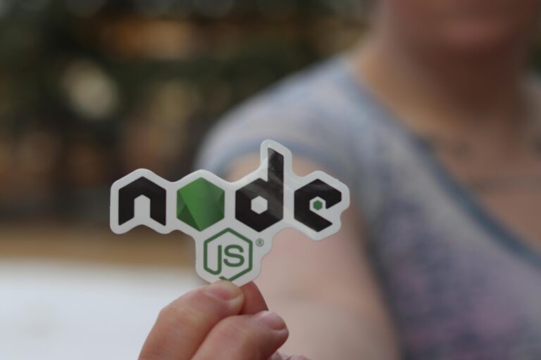Leveraging MongoDB with Node.js for Scalable Business Solutions